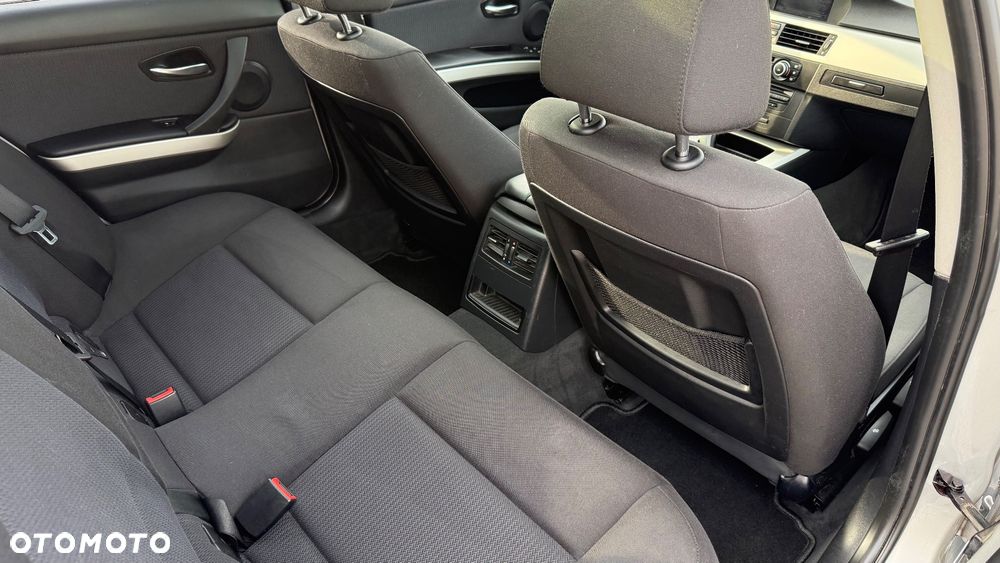 BMW Seria 3 320d DPF - 31