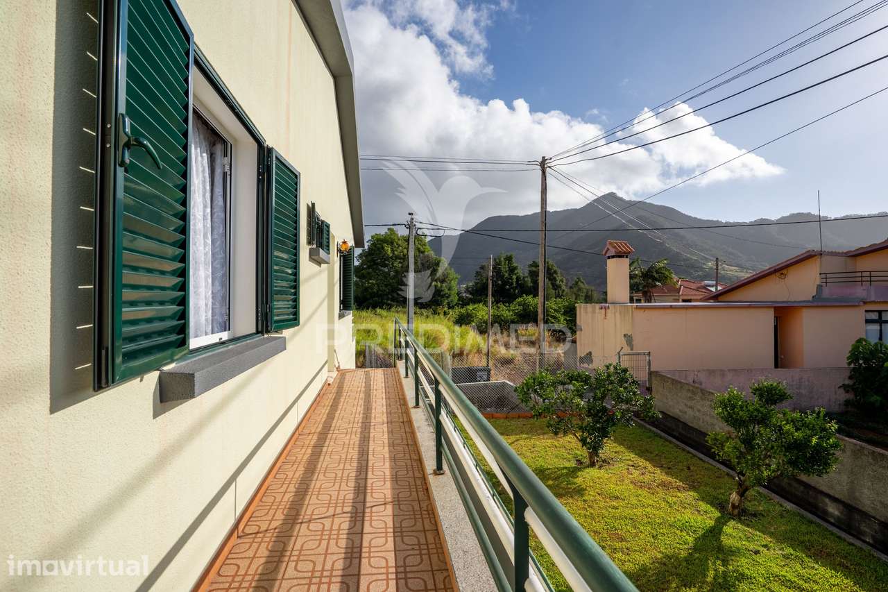 Moradia T3 em Machico com terreno 1180m2 e garagem para 6 carros - Grande imagem: 4/32
