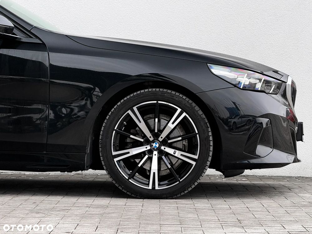 BMW Seria 5 520d xDrive - 12