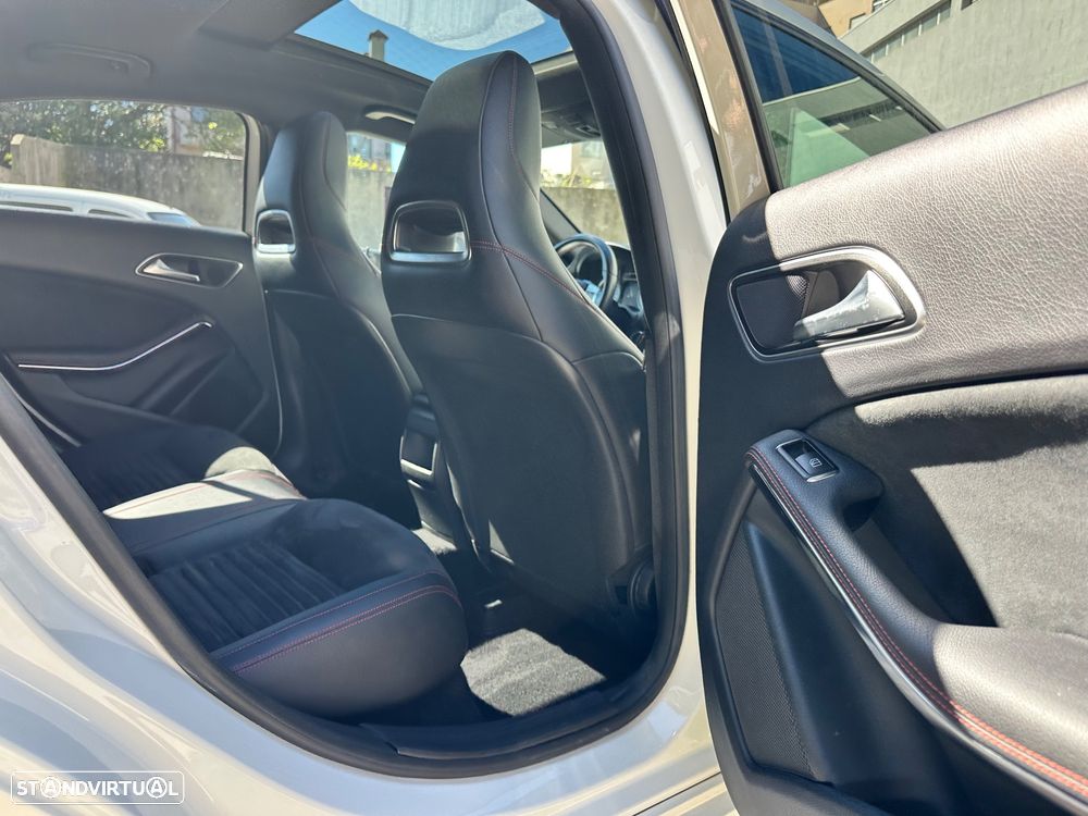 Mercedes-Benz A 180 CDI AMG Line - 32