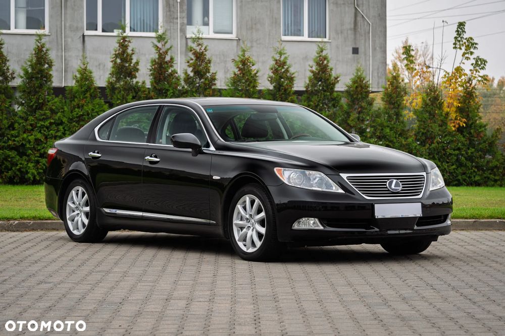 Lexus LS - 8