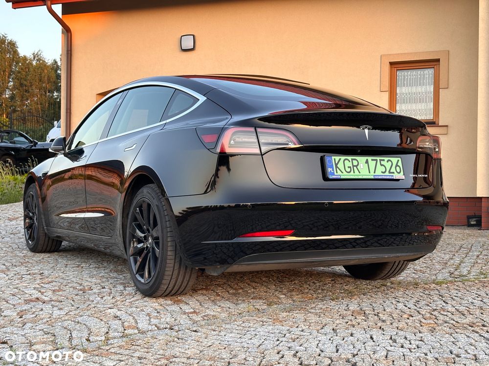 Tesla Model 3 - 10