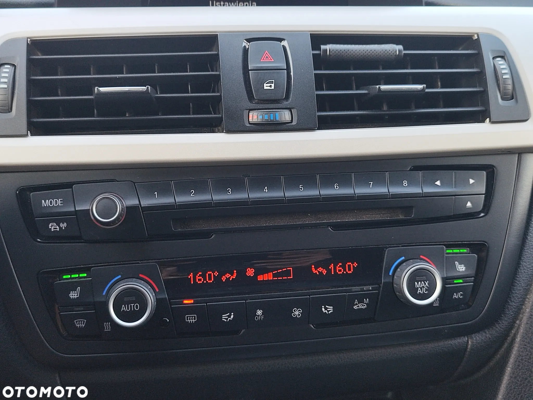 BMW Seria 3 318d Touring - 33