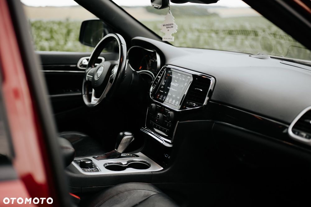 Jeep Grand Cherokee - 19