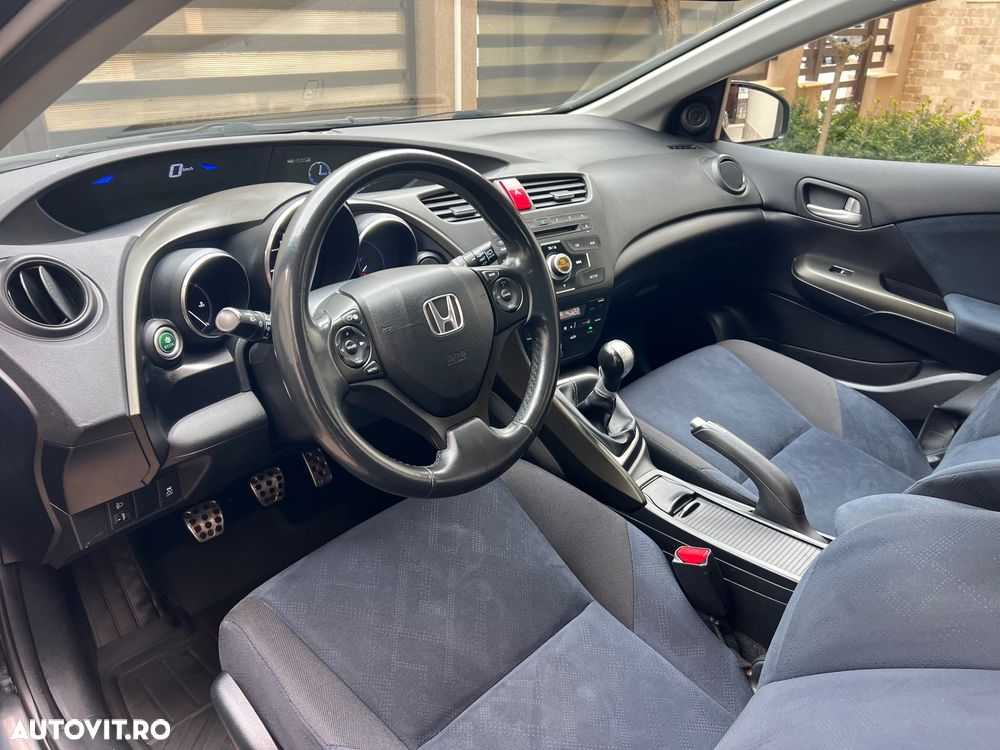 Honda Civic 1.8i Exec - 24