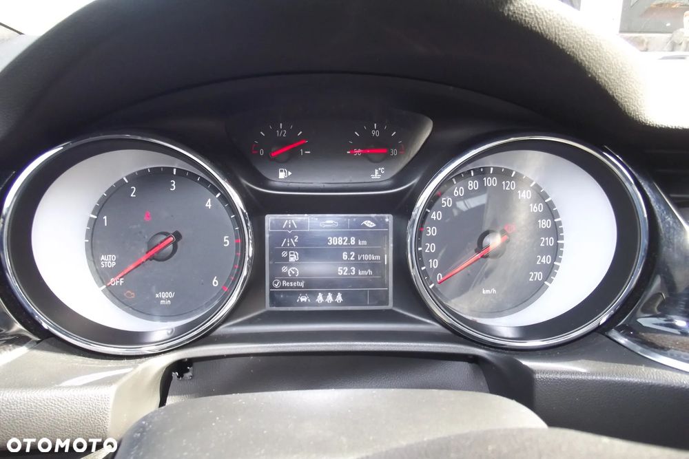 Opel Insignia - 8
