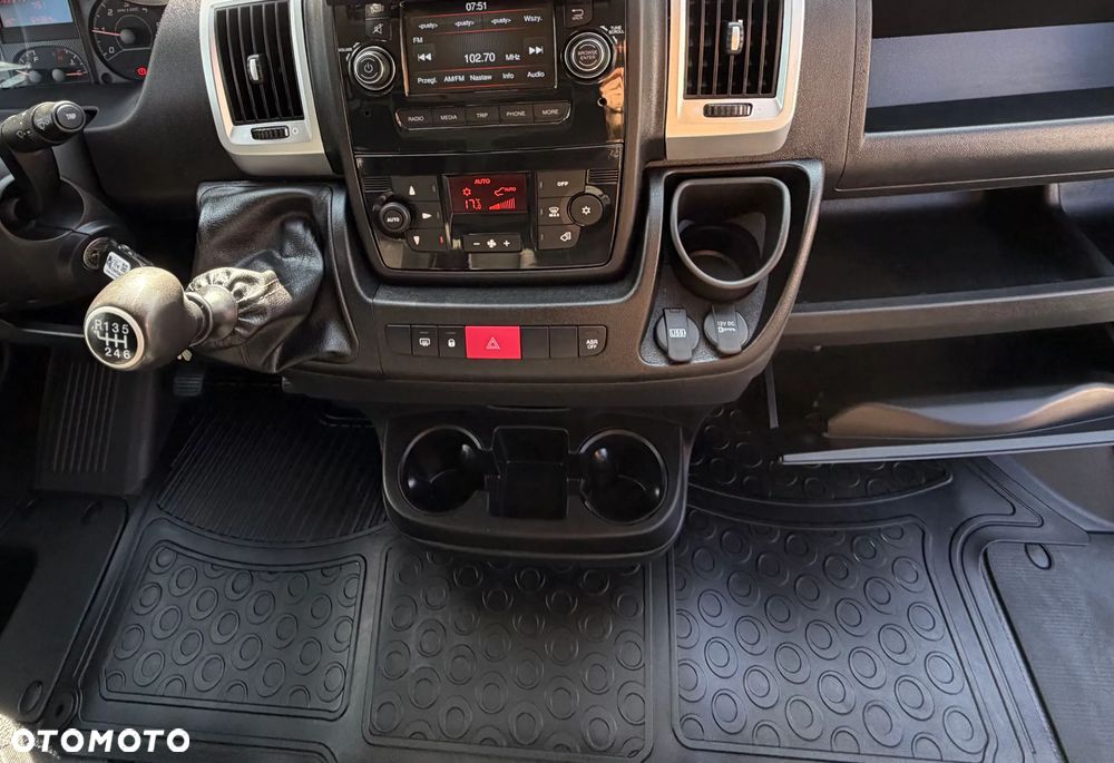 Fiat DUCATO 2.3 MultiJet 150KM Euro-6 IZOTERMA WINDA PALFINGER UDT do 2028r Poduszki zawieszenia tył pneumatyczne! + Kompresor DMC:3.5t Ładowność 950kg KONTENER DRZWI tył Skrzydłowe + Drzwi BOCZNE Spoiler - Owiewki boczne kabiny TUV Thuringen ISO , Tempomat, Klimatronik i więcej.. - 29