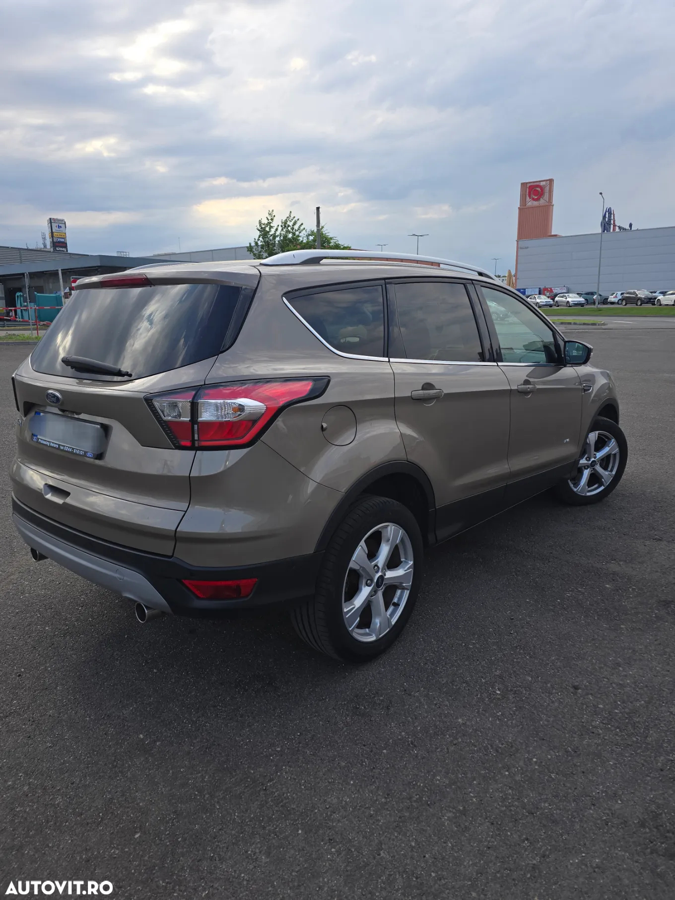 Ford Kuga 2.0 TDCi 4WD Powershift Titanium - 4