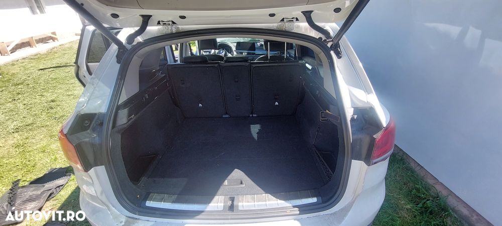 BMW X1 sDrive20i AT - 9