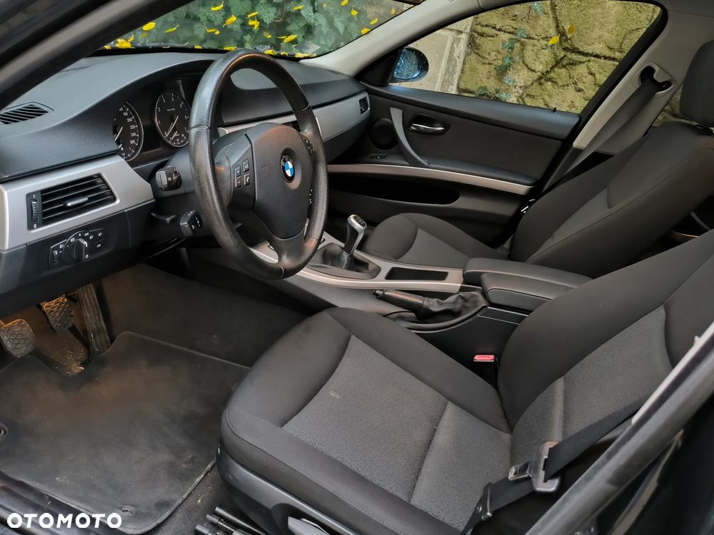 BMW Seria 3 318i Touring Edition Lifestyle - 21