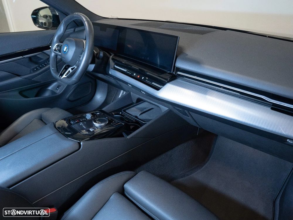 BMW 530 e Pack Desportivo M - 6