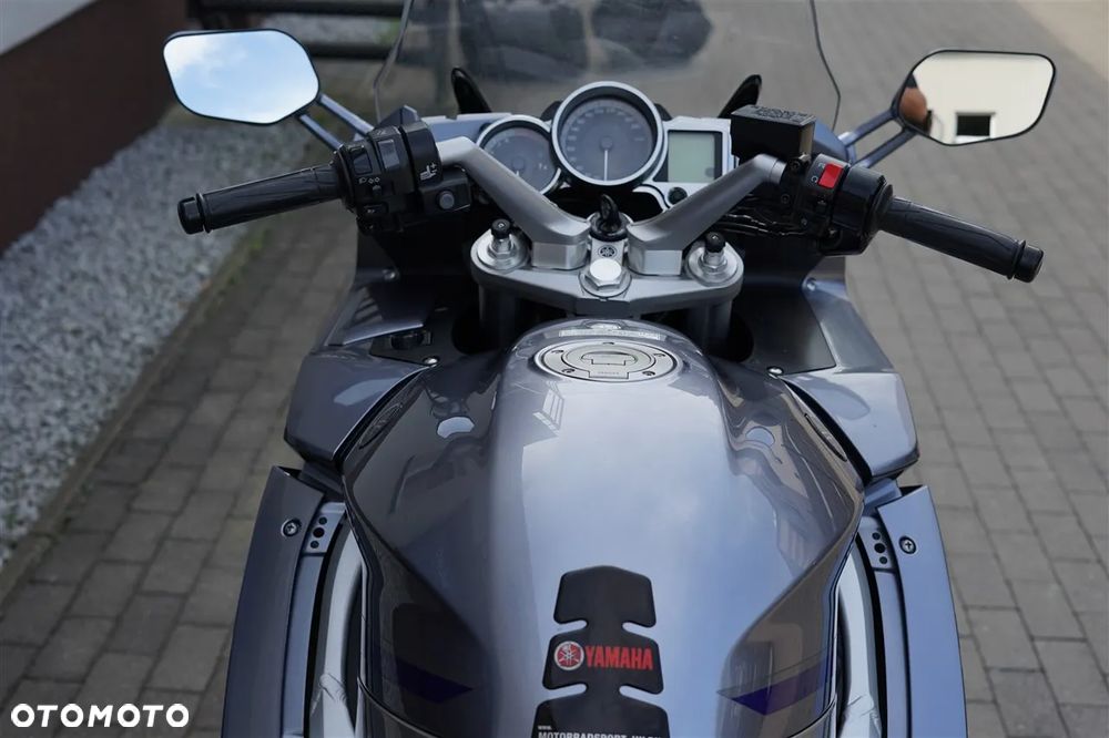 Yamaha FJR - 16