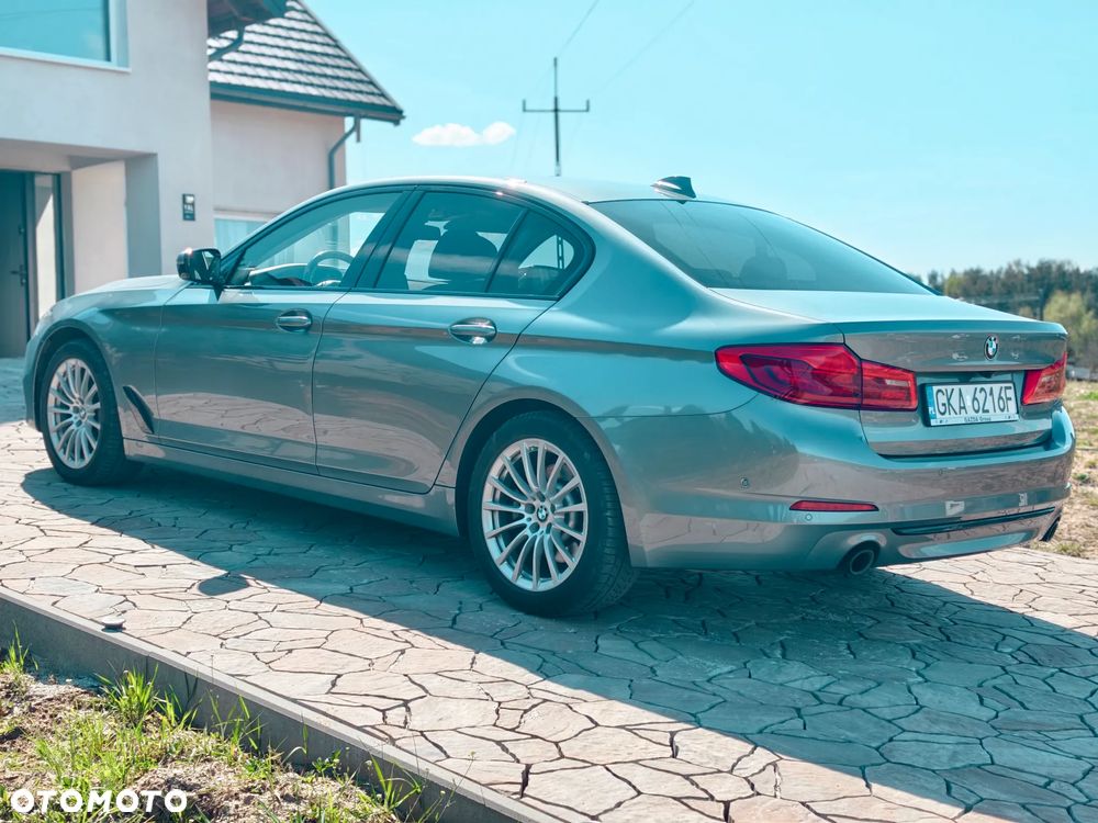 BMW Seria 5 530i GPF xDrive Sport Line sport - 6