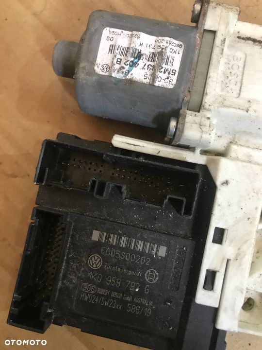 Silniczek lewy VW GOLF V PLUS 1K0959793G  1K0959701K - 2