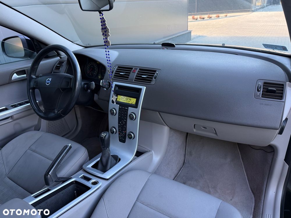 Volvo S40 2.0D Momentum - 8