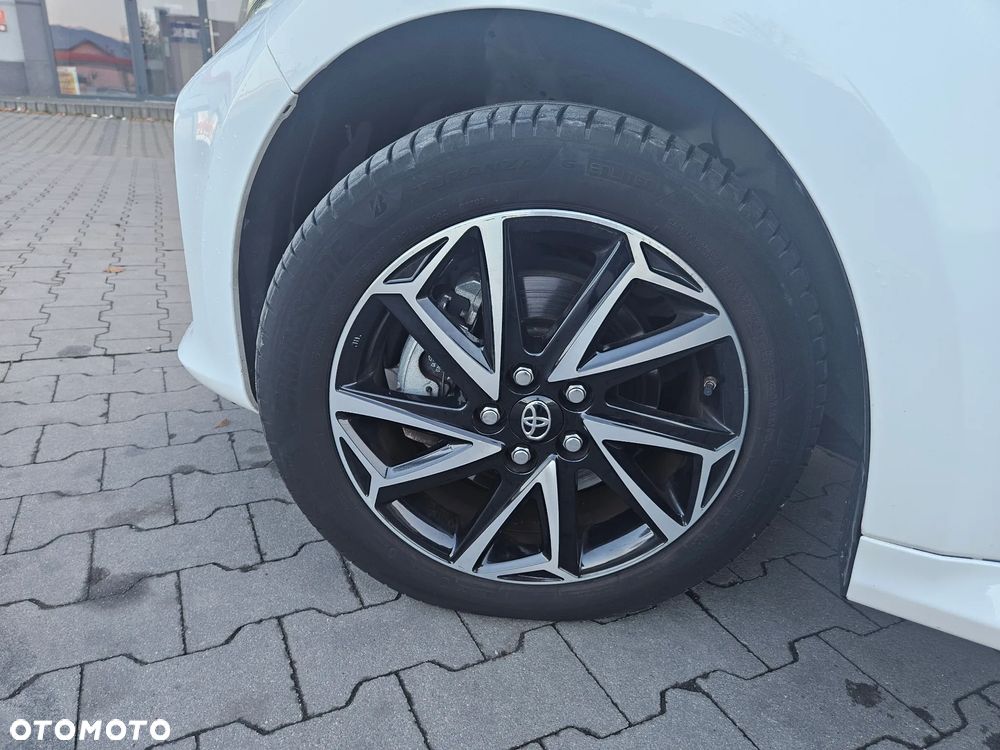 Toyota Yaris Hybrid 100 Dynamic - 5