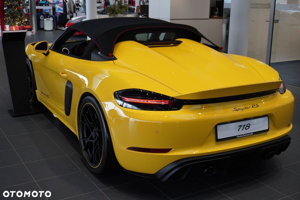 Porsche 718 Spyder - 16