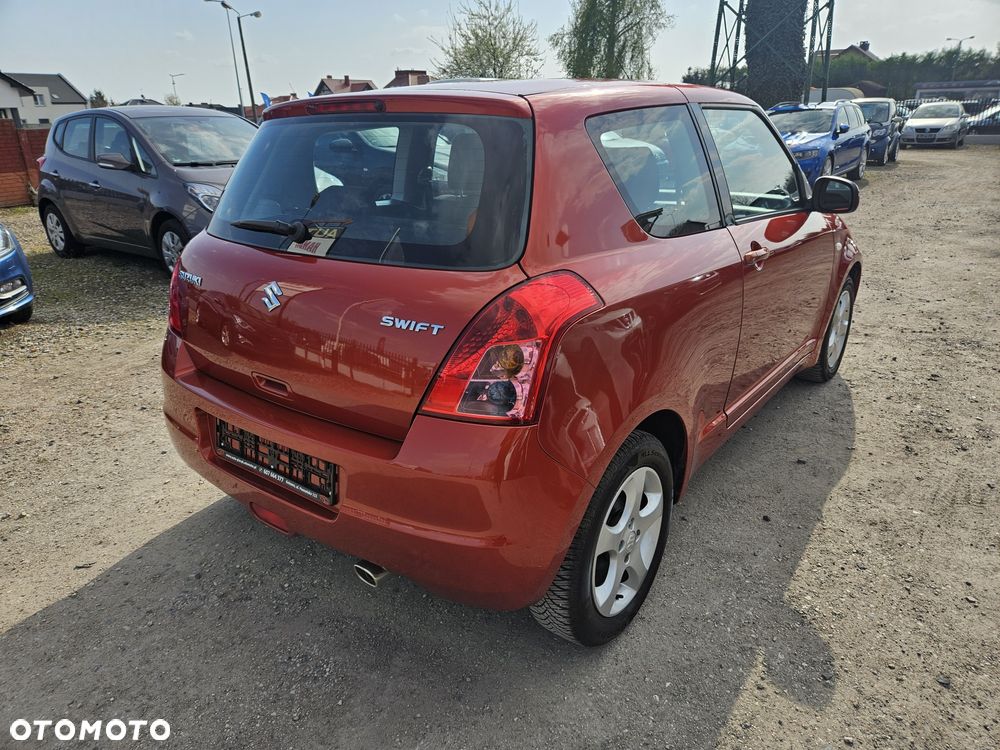 Suzuki Swift - 3