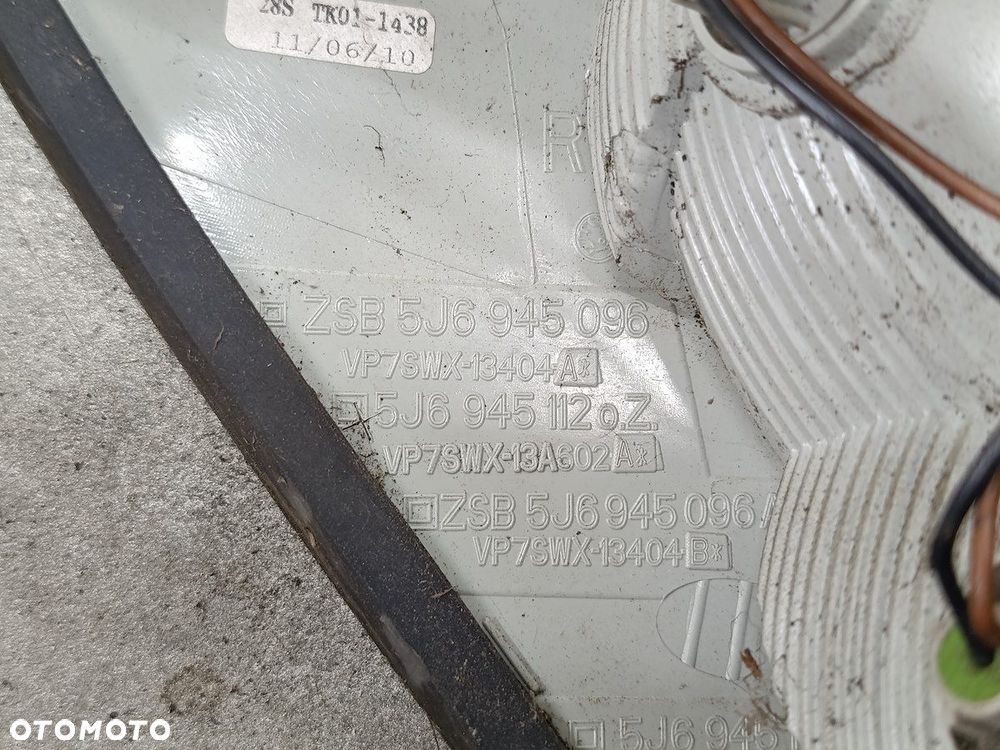 LAMPA TYLNA PRAWA  FABIA II 5J6945096 5J6945112 VP7SWX-13404 VP7SWX-13A602 - 13
