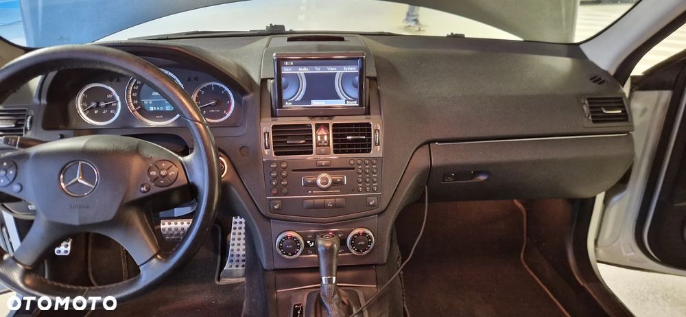 Mercedes-Benz Klasa C 320 CDI 7G-TRONIC Avantgarde DPF Sport Edition - 10