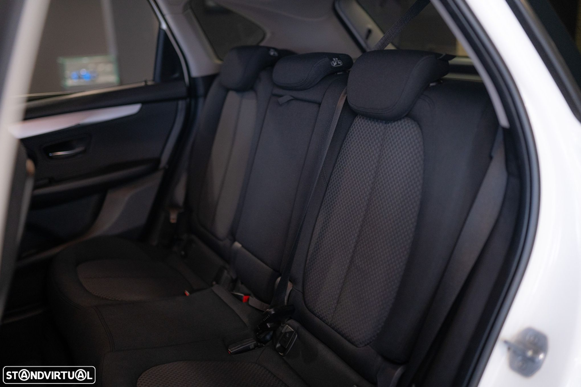 BMW 218 Active Tourer d Advantage Auto - 38