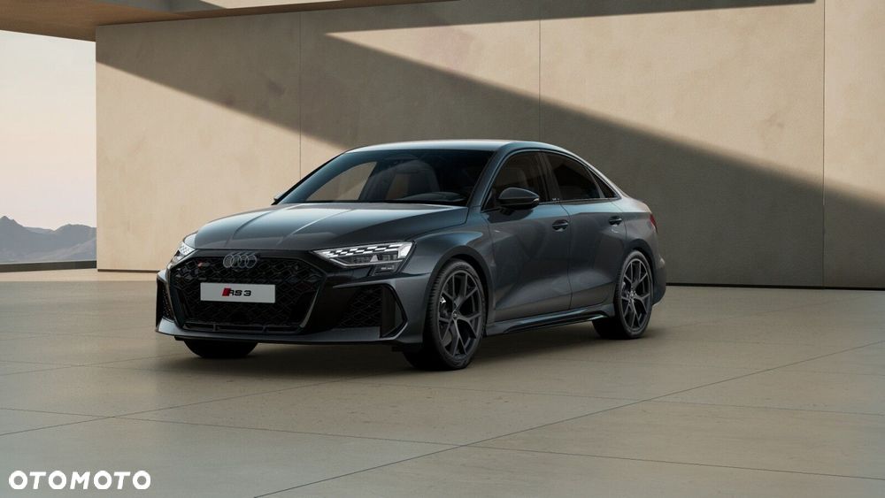 Audi RS3 Limousine - 1