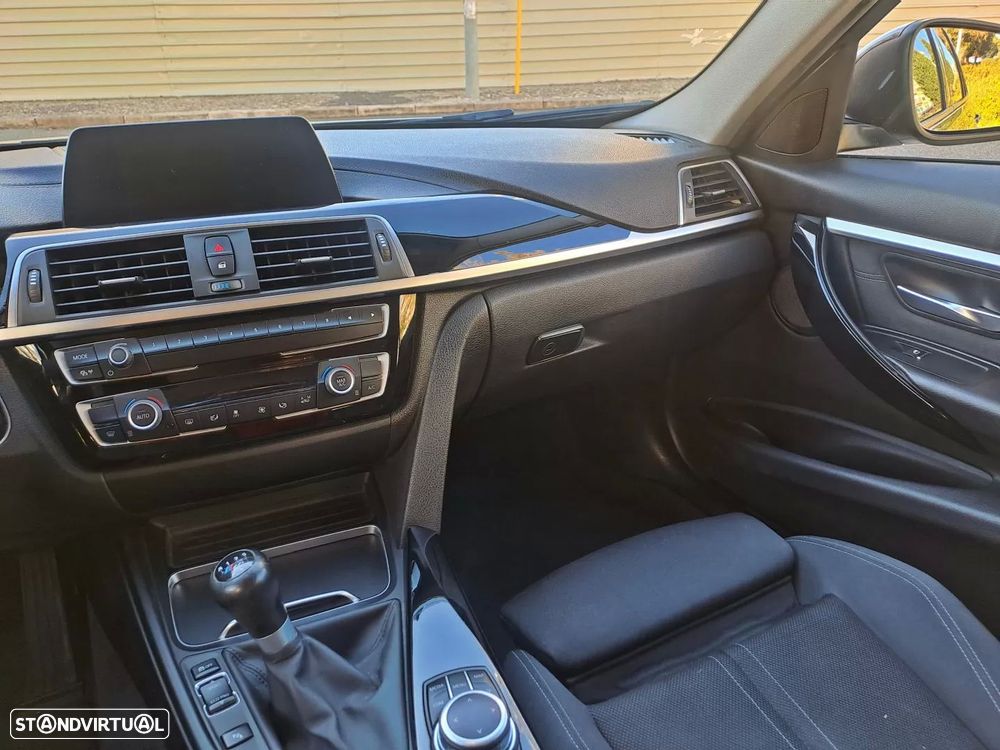 BMW 318 d Line Sport - 14