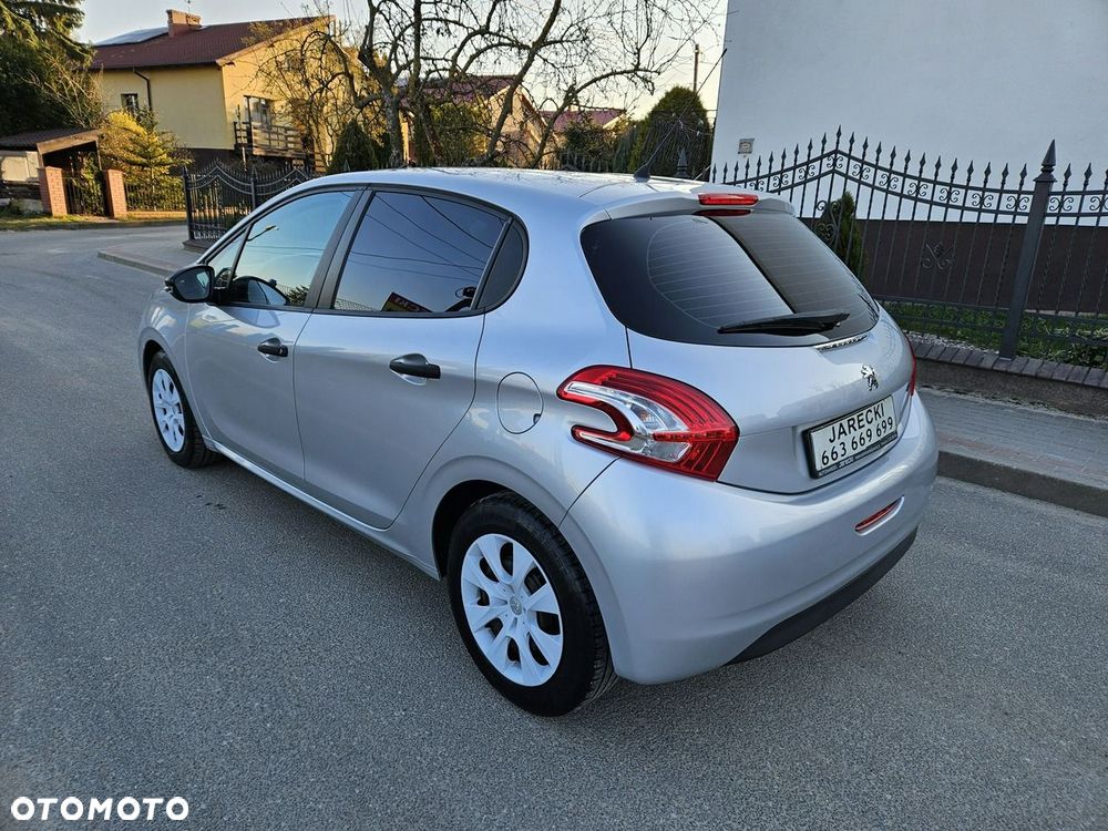 Peugeot 208 - 6