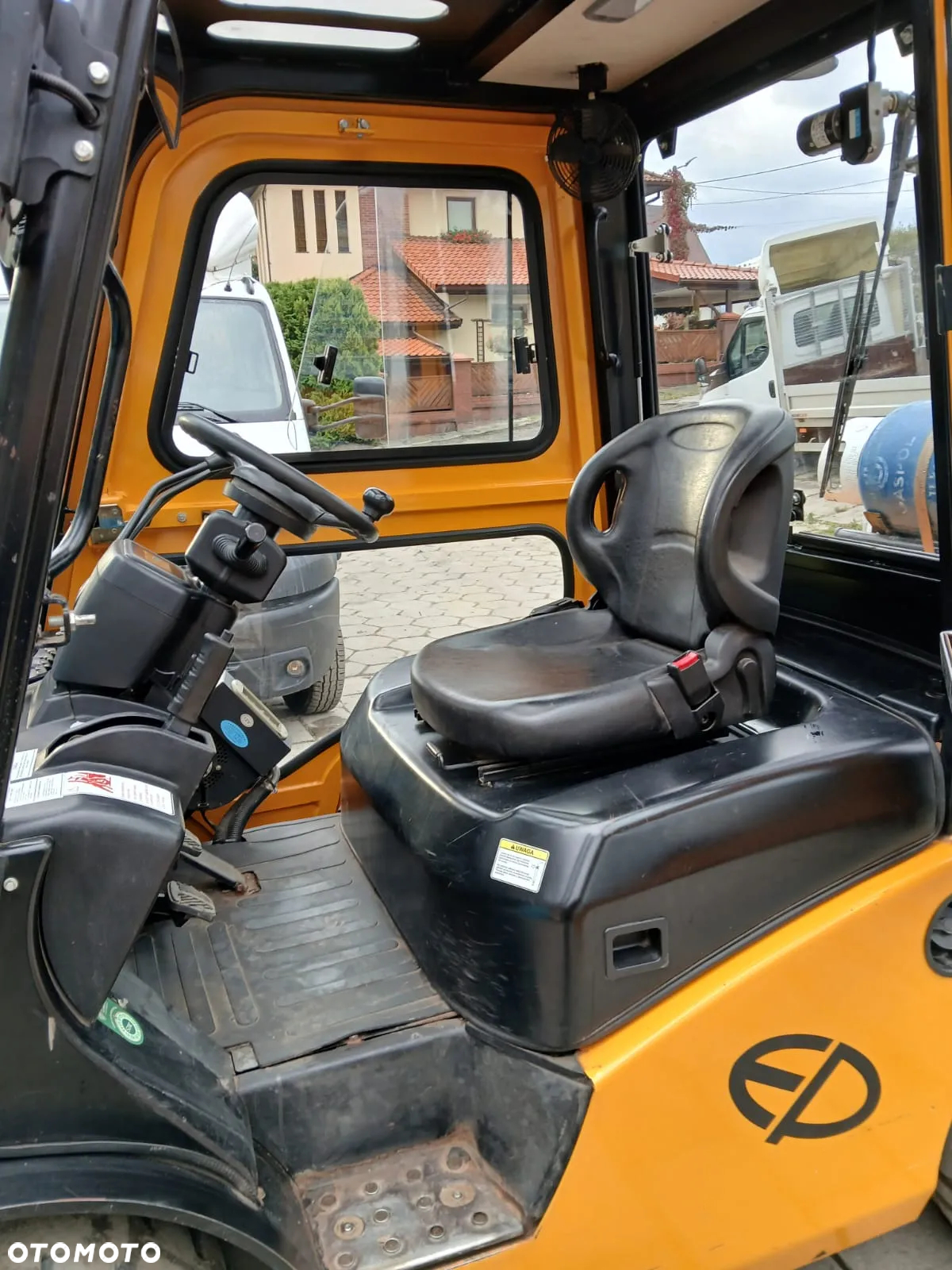 Inny Blachdeker Nissan FG 35 - 6