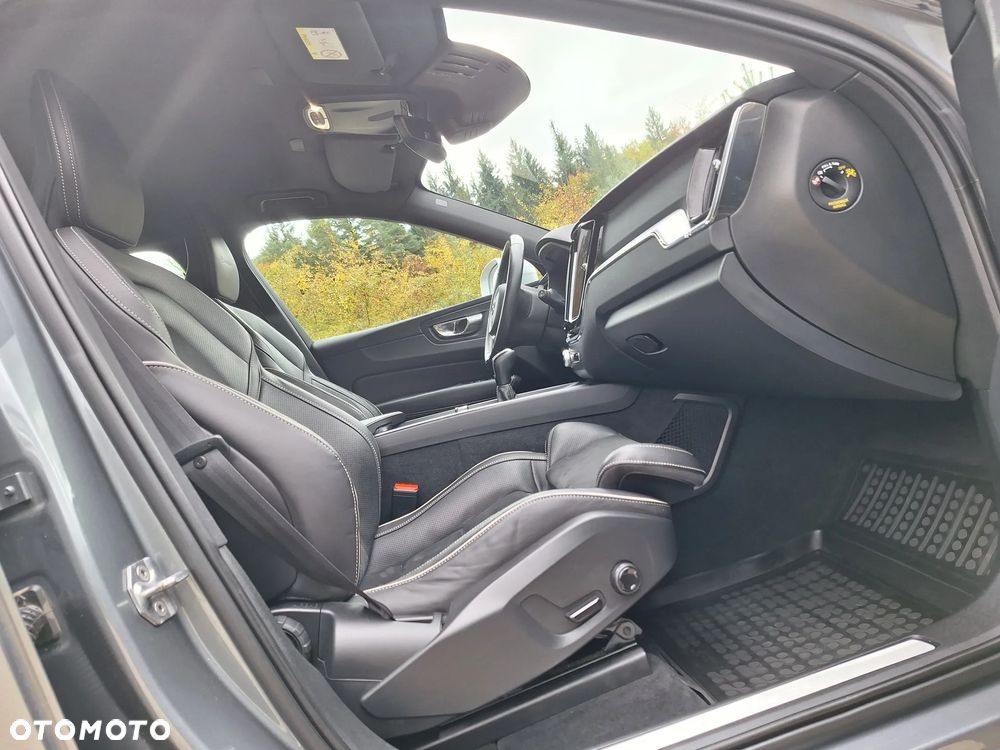 Volvo XC 60 D4 R-Design - 18