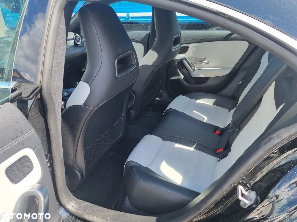 Mercedes-Benz CLA 220 4Matic 7G-DCT AMG Line - 26