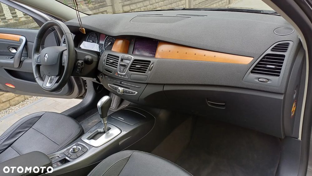 Renault Laguna 2.0 DCi FAP Initiale - 27