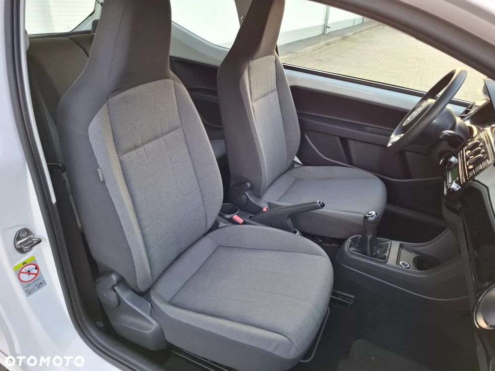 Volkswagen up! United - 30