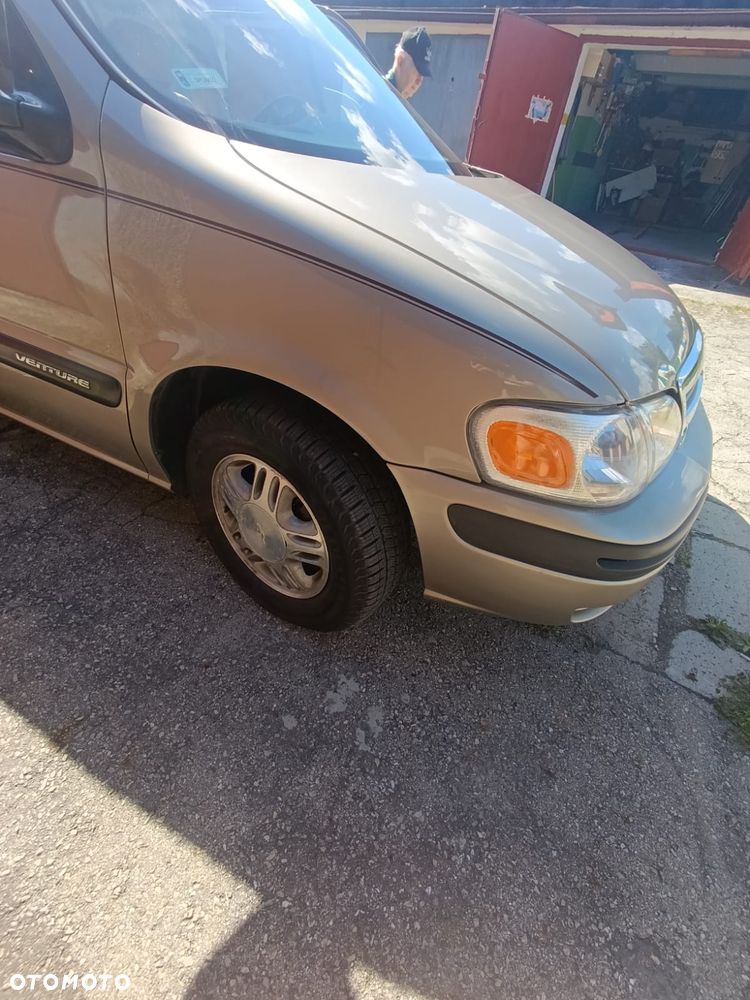 Chevrolet Venture - 10