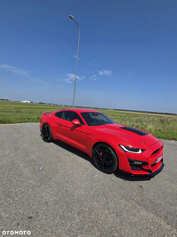 Ford Mustang - 4