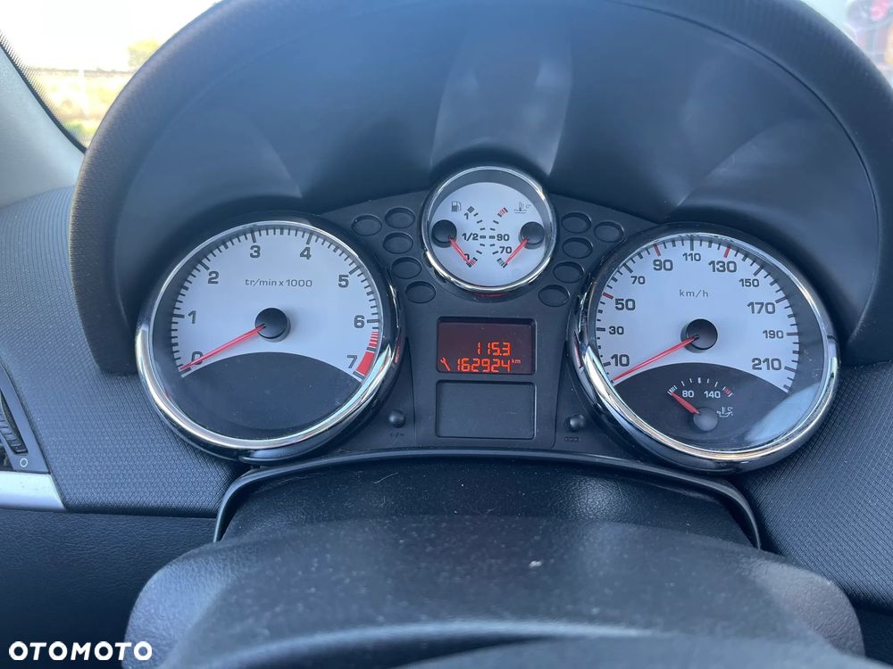 Peugeot 207 CC - 2