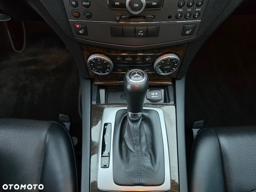 Mercedes-Benz Klasa C 250 CGI Automatik BlueEFFICIENCY Special Edition - 13