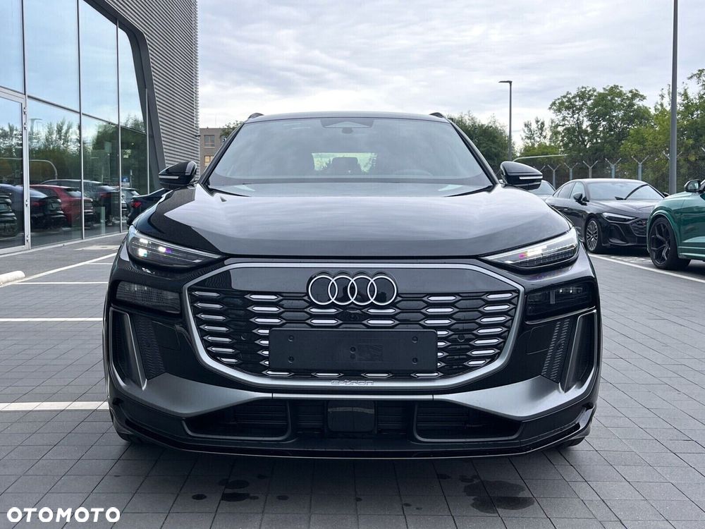 Audi Q6 e-tron - 14