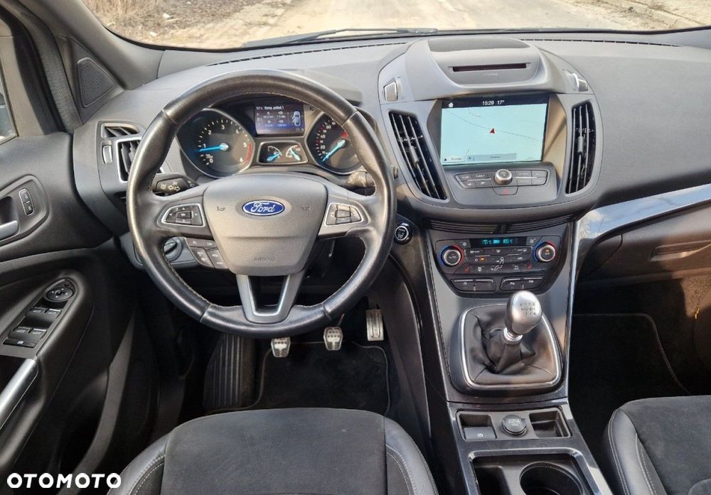 Ford Kuga 2.0 TDCi 4x4 ST-Line - 27