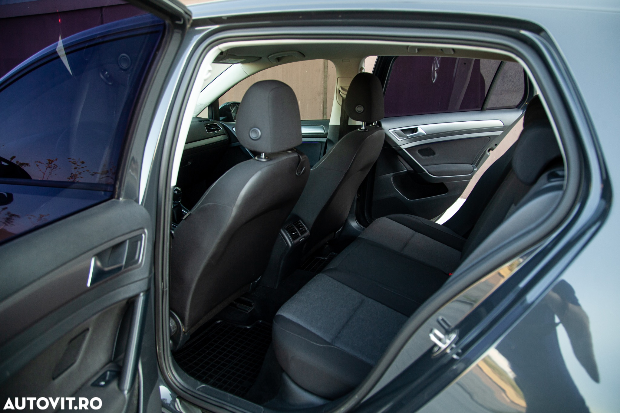 Volkswagen Golf - 30