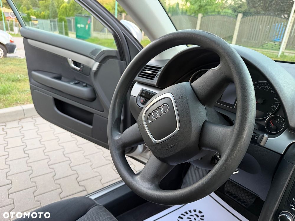 Audi A4 Limousine - 35