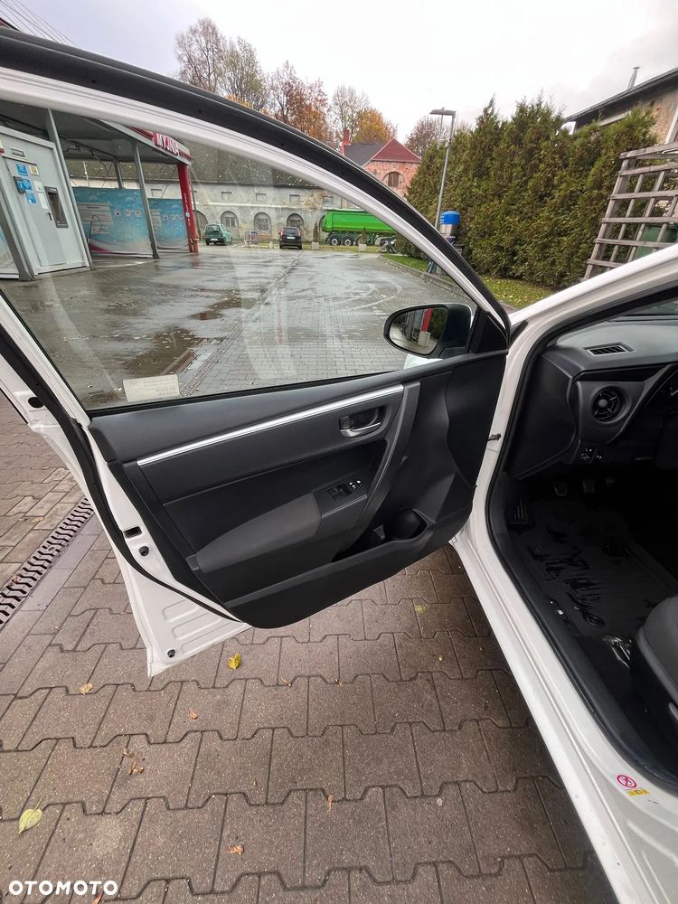 Toyota Corolla 1.33 Active EU6 - 11