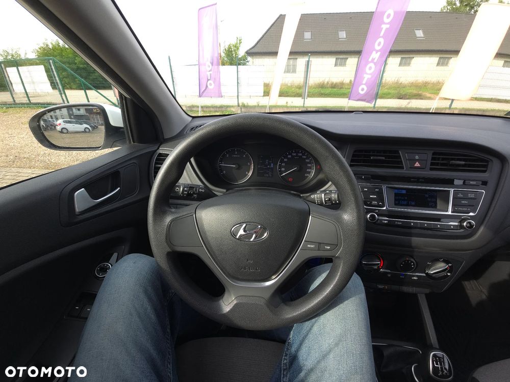 Hyundai i20 1.1 CRDi Comfort - 29