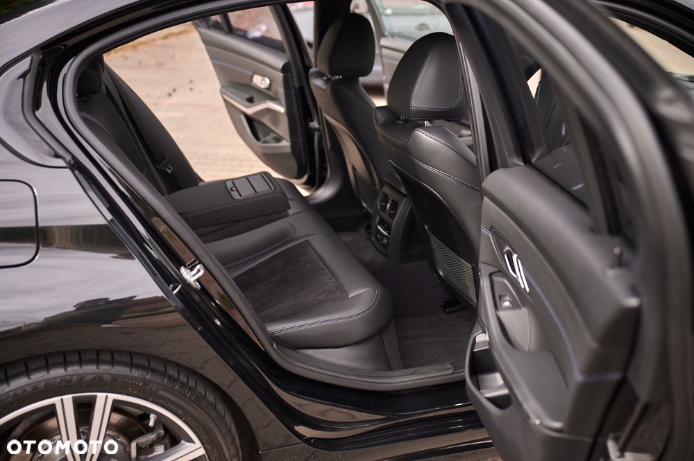 BMW Seria 3 320d xDrive M Sport Shadow - 8
