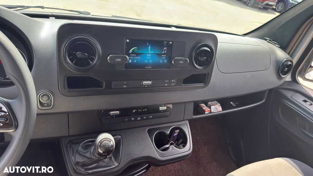 Mercedes-Benz Sprinter - 14
