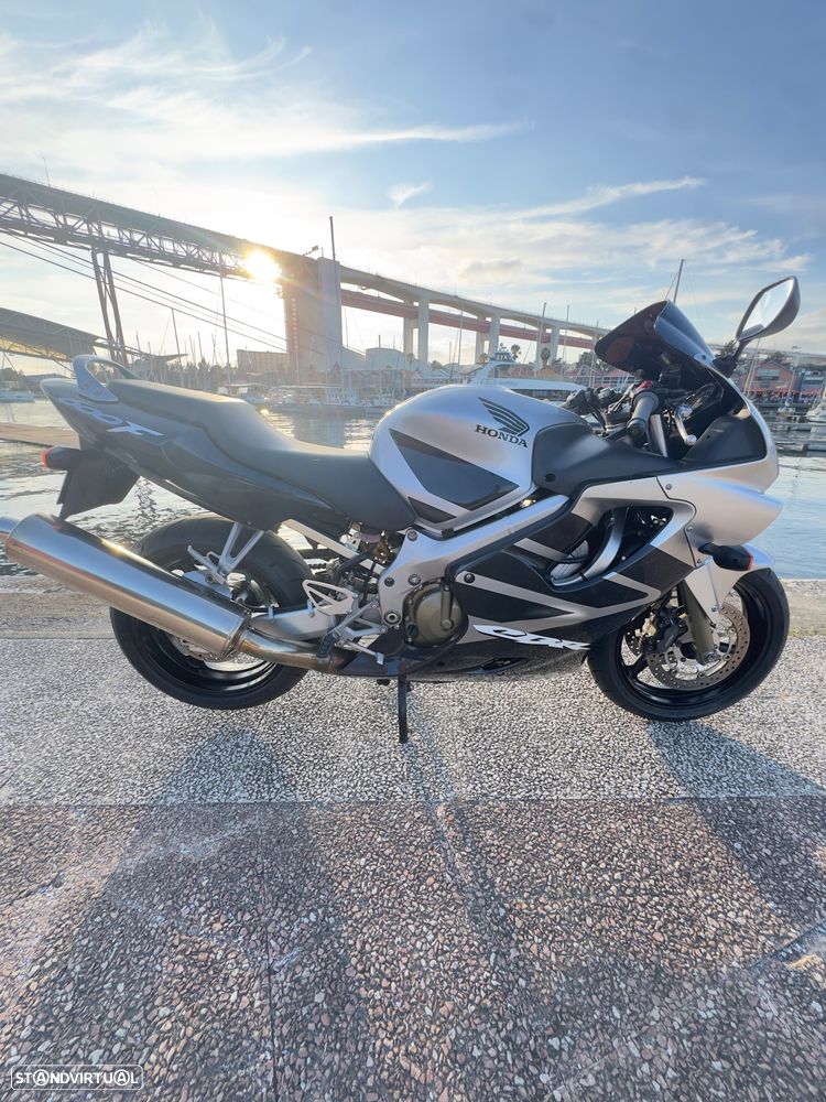 Honda CBR 600 F4 I - 12