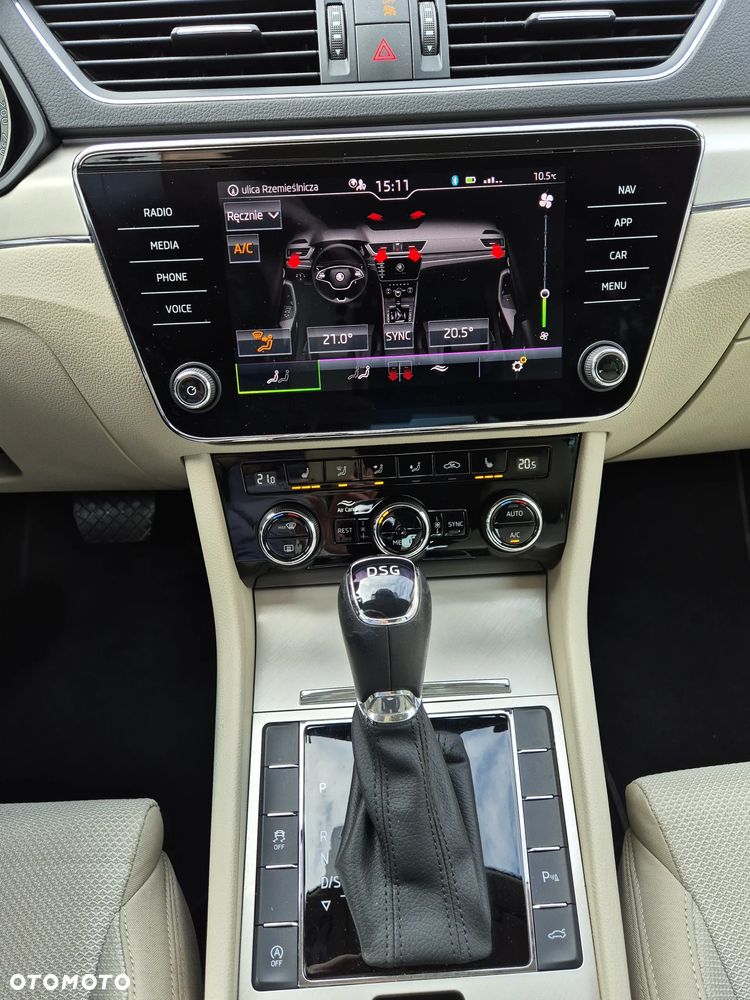 Skoda Superb 2.0 TSI Style DSG - 28