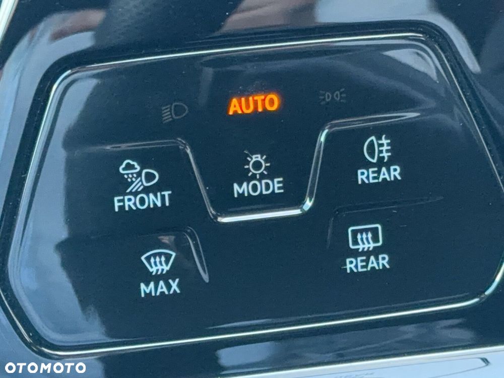 Volkswagen Golf - 25