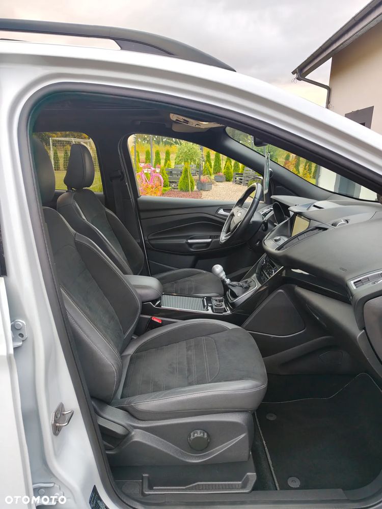 Ford Kuga 1.5 EcoBoost ST-LINE - 13