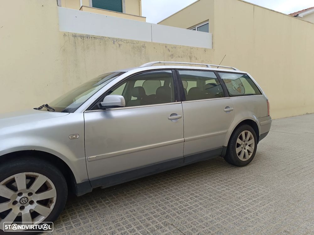 VW Passat 1.9 TDi Highline - 13